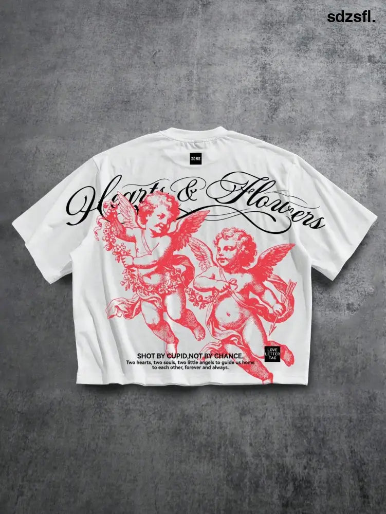 Manfinity ZONE917 Men Boxy Cropped Loose Casual Fashion Red Angel Script Slogan Print Small Logo White Short Sleeve